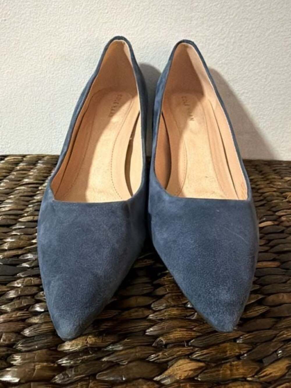 Size 7 Cole Haan Navy Blazer Suede Pointed Toe Kitten Heel Pumps - Picture 3 of 6